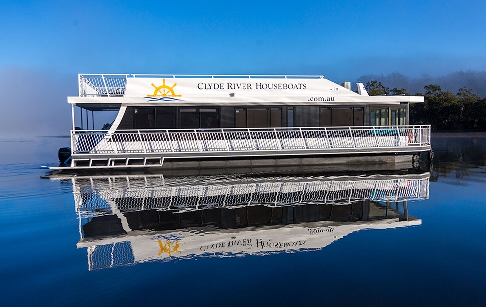 Nowhere Bound Luxury Houseboat (8-10 Berth)