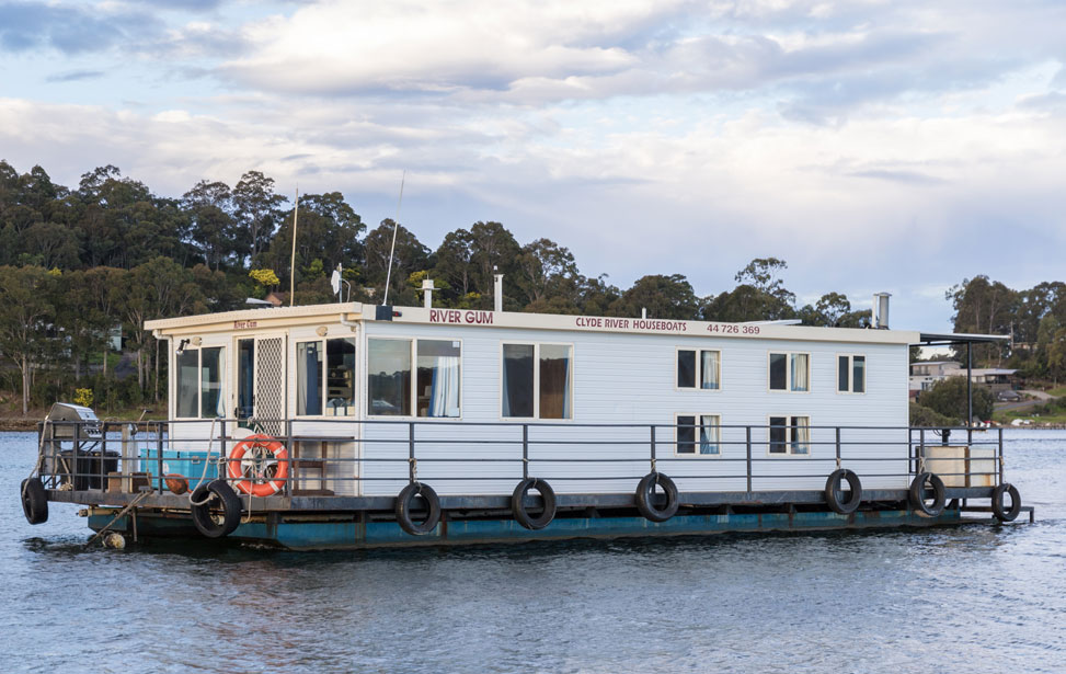 Rivergum Standard Houseboat (8-10 Berth)